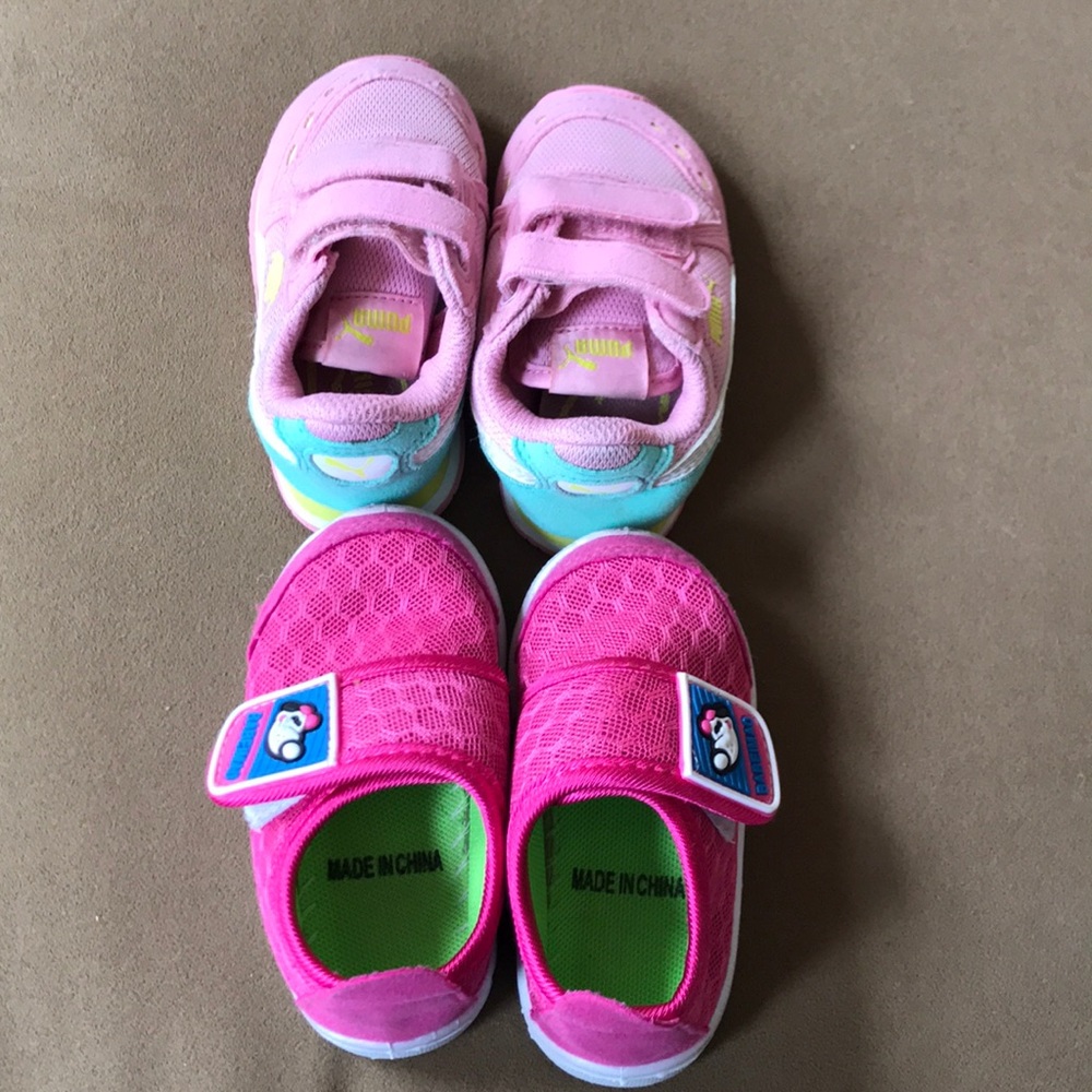 Infant girl shoes. Size 4.